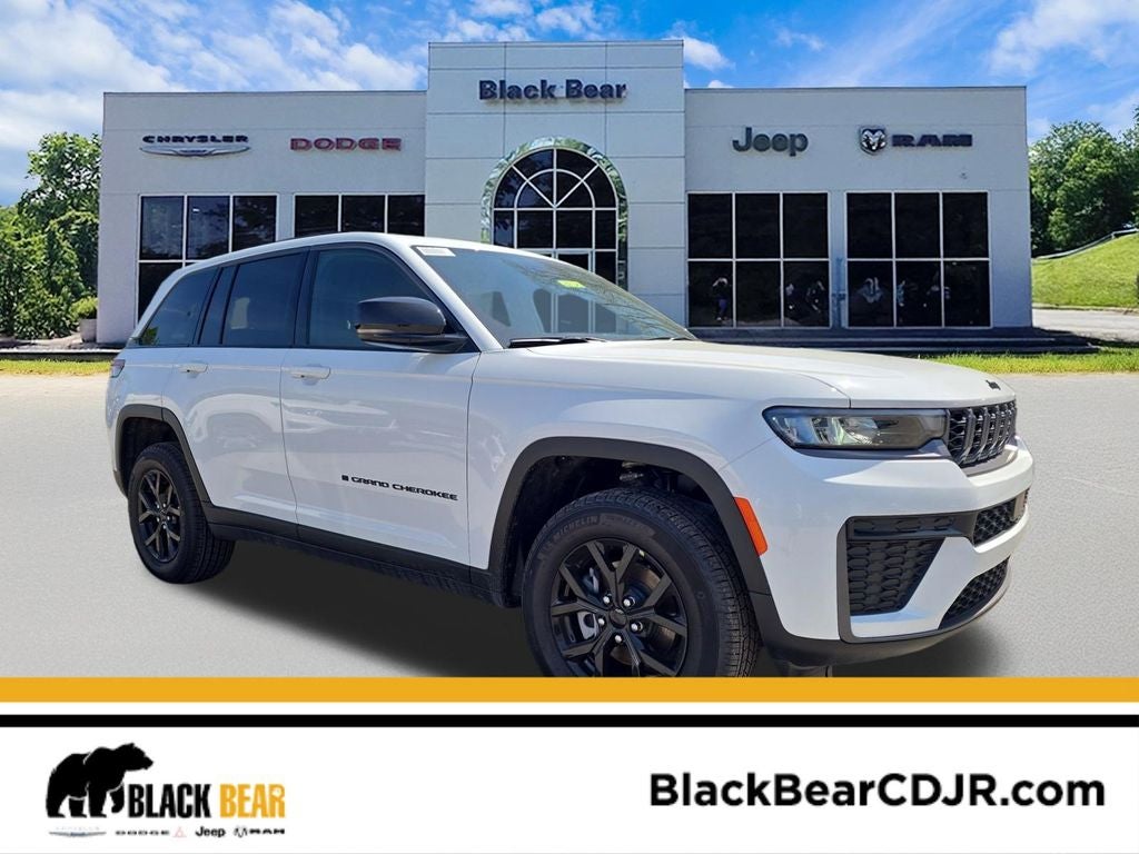 2026 Jeep Grand Cherokee GRAND CHEROKEE LAREDO ALTITUDE 4X4 in Bright White Clear-Coat Exterior Paint — front three-quarter view