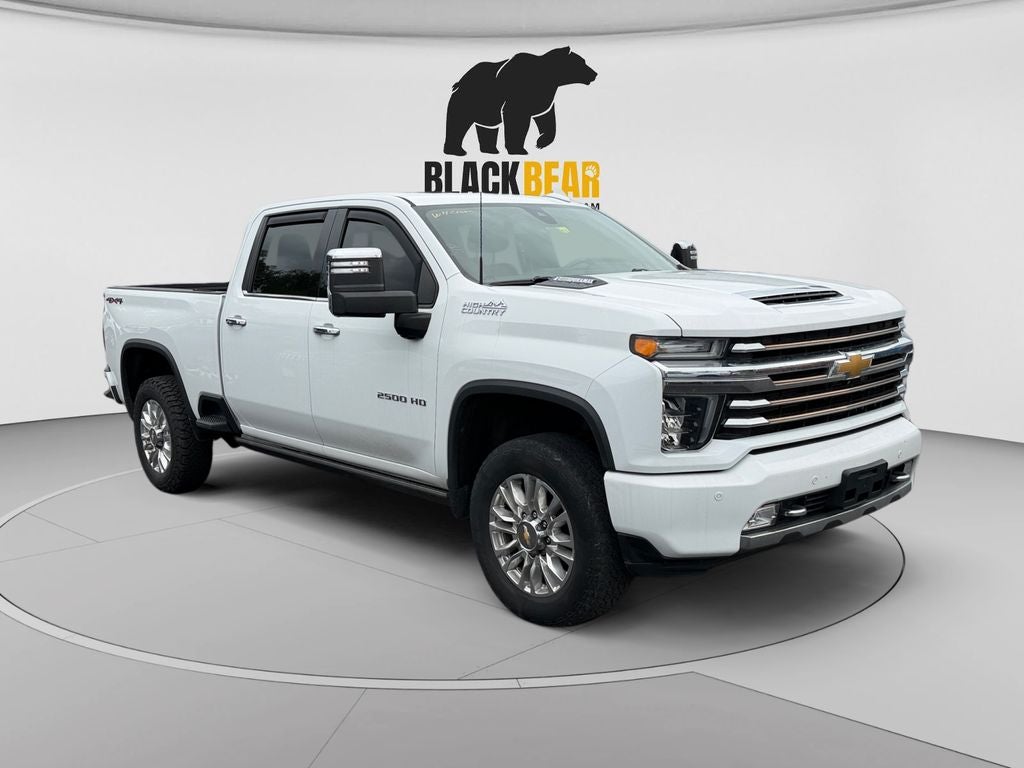 2022 Chevrolet Silverado 2500HD 4WD Crew Cab Standard Bed High Country in Summit White — front three-quarter view
